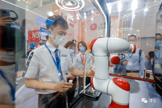 机器人|智能科技展上，这些“黑科技”亮了！