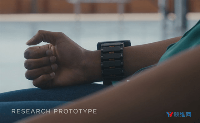 Apple Watch开始支持腕带式微手势控制交互,暗示AR VR交互潜力