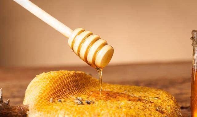 蜂巢蜜怎么做假 b4a96cdbc27c41f69e0959e04637ac0c.jpeg