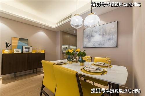 谁能帮我解释一下啊？我梦见棺材里有死人