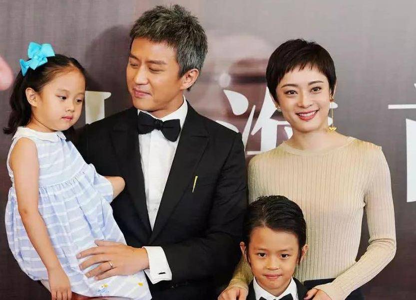 李云迪晒出和孙俪一家四口的正面照合影:儿子像妈妈,女儿像爸爸