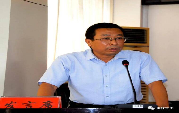 濮阳市油田教育中心离退休服务科科长,党支部书记刘洪宾:离退休职工在