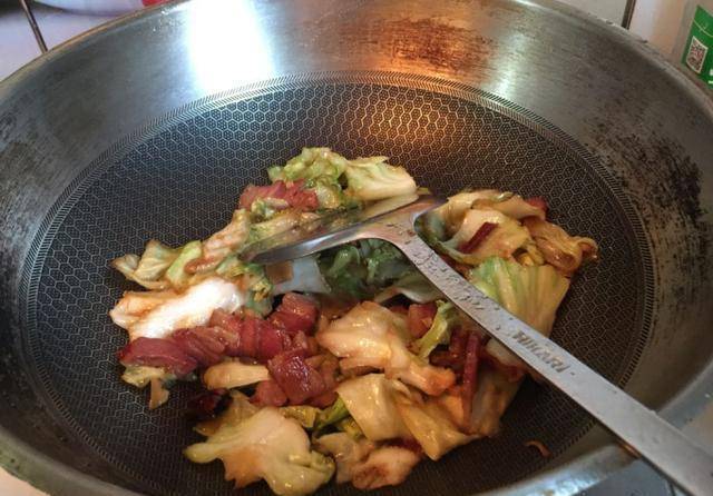 手撕包菜的做法加肉 10534b2d656c483a825389ba51330099.jpeg