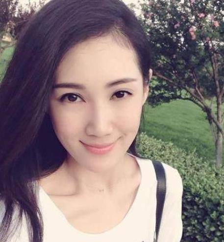 52岁韩磊隐藏13年的妻子竟是蒙古之花夫妻俩至今依旧如胶似漆