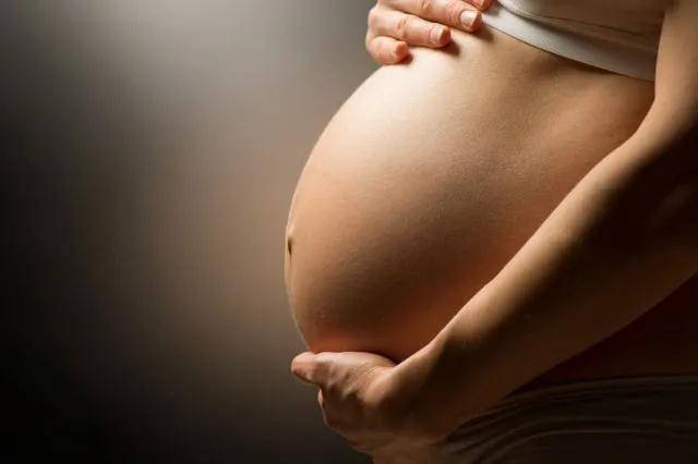  《柳叶刀》中国妇幼健康70年报告：母婴死亡率降幅超97%