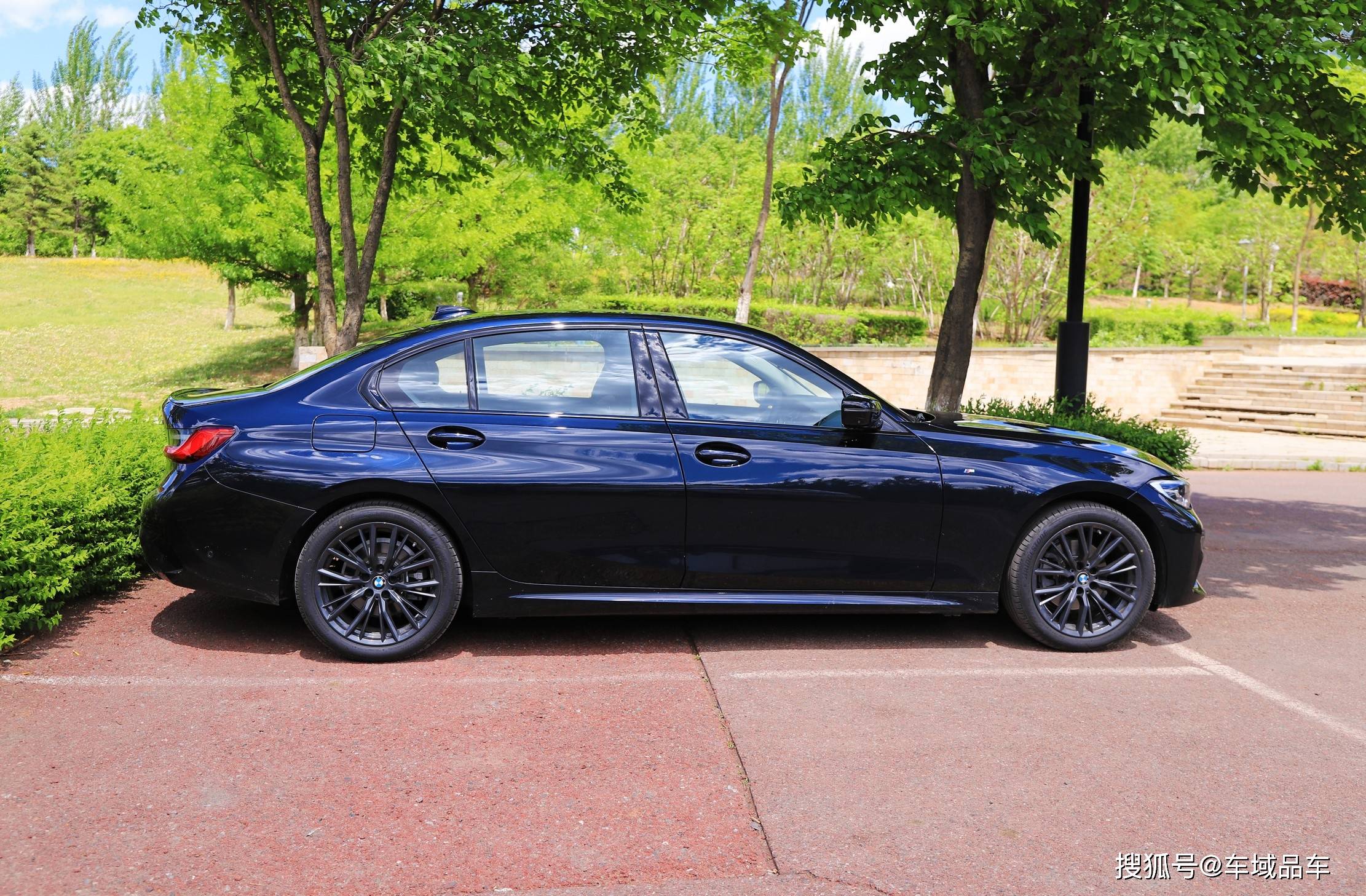 恋上这一抹幽蓝华晨宝马325li实拍