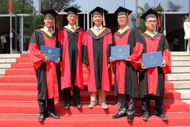 这才是真正的人民教师 4bd5fb7fdc4f4762944fb163782b6cc6.jpeg