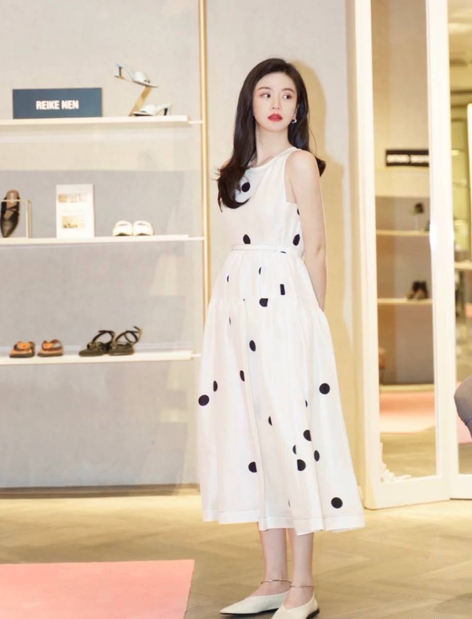 原创梨形身材也有优势会搭配轻松当女神这4套look简单又好穿