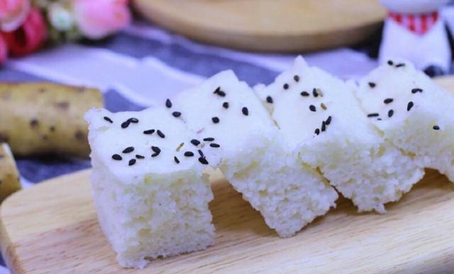 这个甜点老少皆宜,软糯香甜,夏天小孩的"健脾糕"