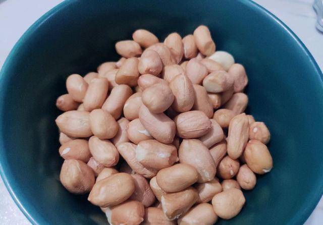 黄豆焖猪蹄 c9da9adbf8884d10abbf26e1a631b6ba.jpeg