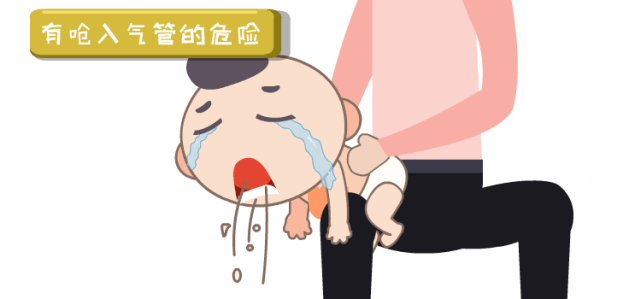 高半米要提醒,若宝宝囫囵吞入汤泡饭,还会有被汤泡饭的米 粒呛入气管