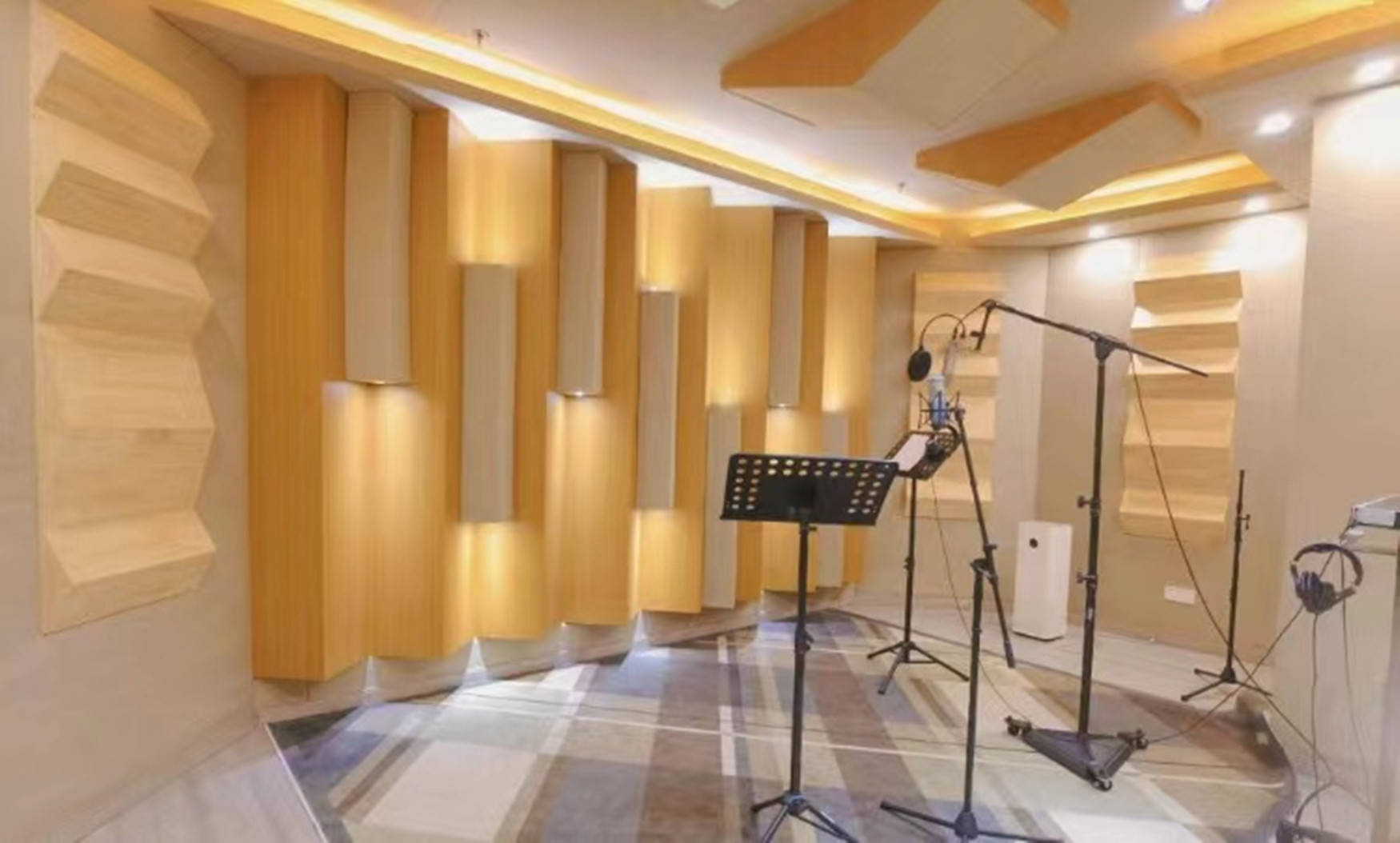 歌手叶莺牵手pizzabgm打造网红打卡点叶莺音乐工作室