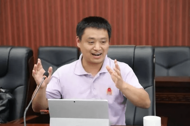 清华教授怒批躺平族,极不负责且对不起纳税人_李教授