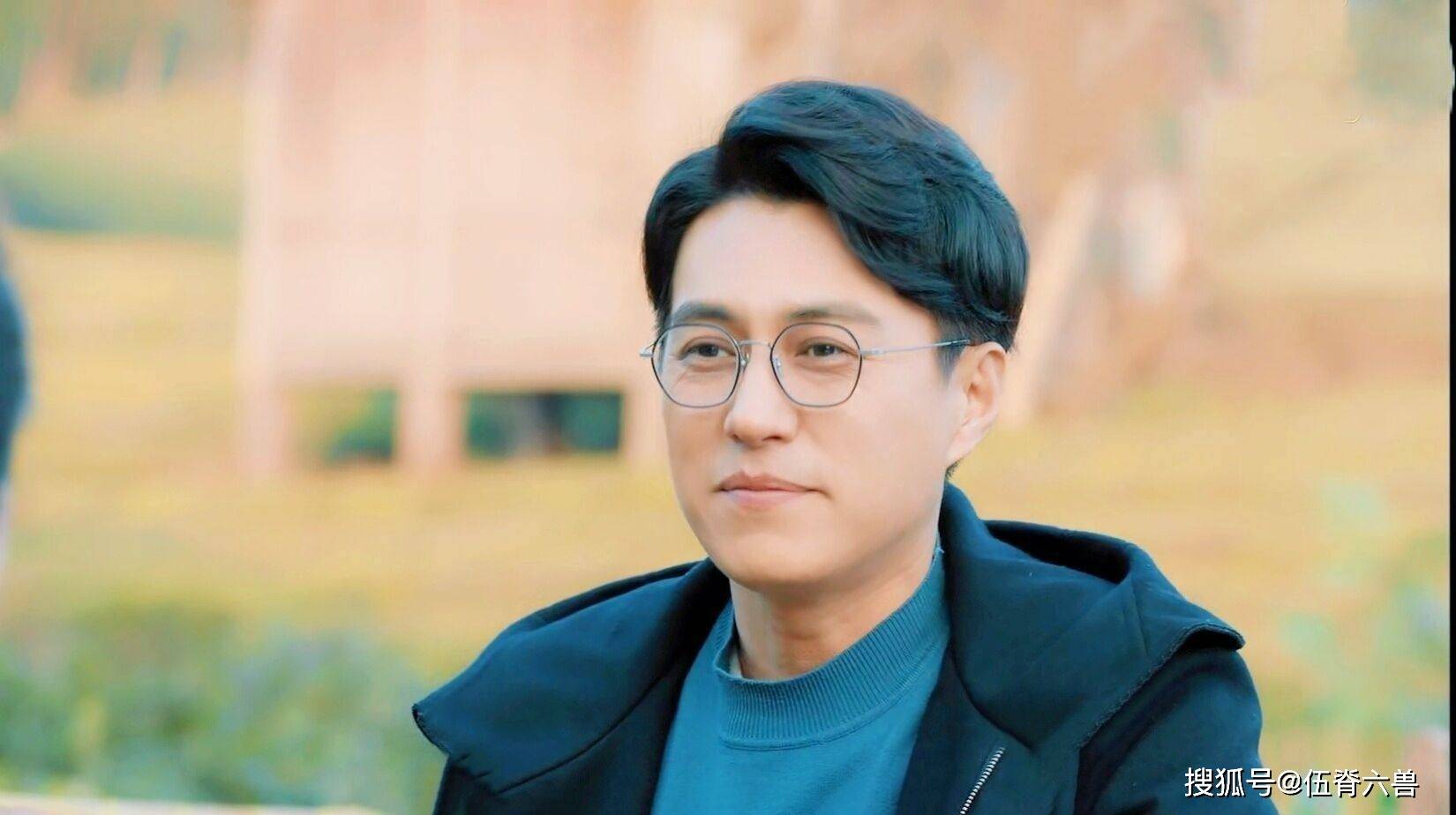 70后男演员实绩对比,张嘉益成绩出色,靳东霍建华被指吊车尾