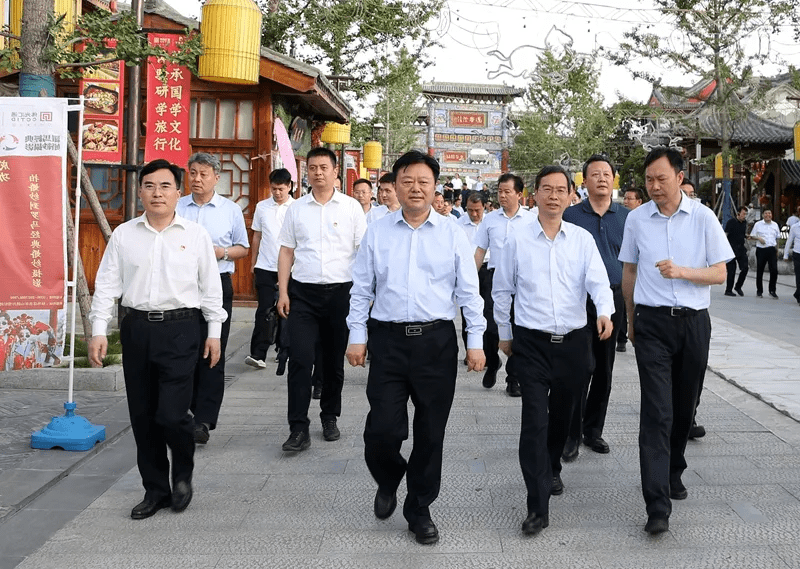 开封市党政考察团到驿城区参观考察