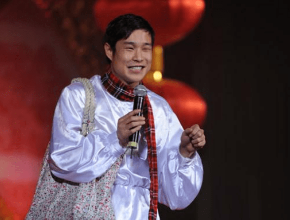 闫学晶利用前夫上位,赵本山助理揭虚伪面具,难怪赵本山将其甩开_林越