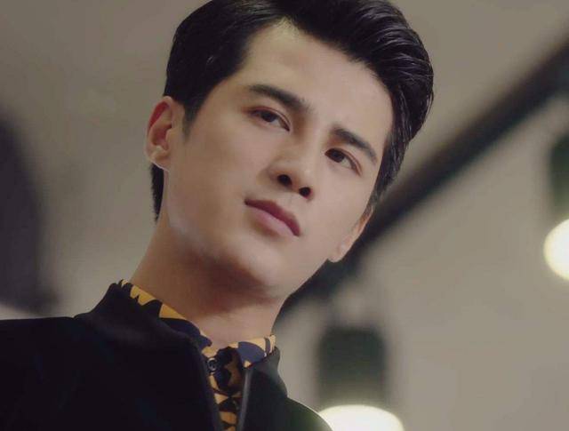 原创有种任性叫"用真名演戏",他5部作品都用了真名,却就是火不了