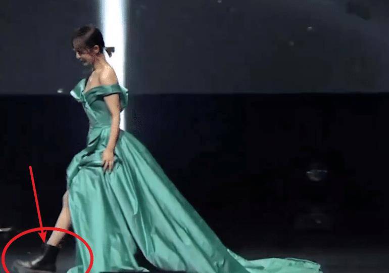 原创佟言夫妇同框即是糖杨紫礼服下配马丁靴李现反应太好磕