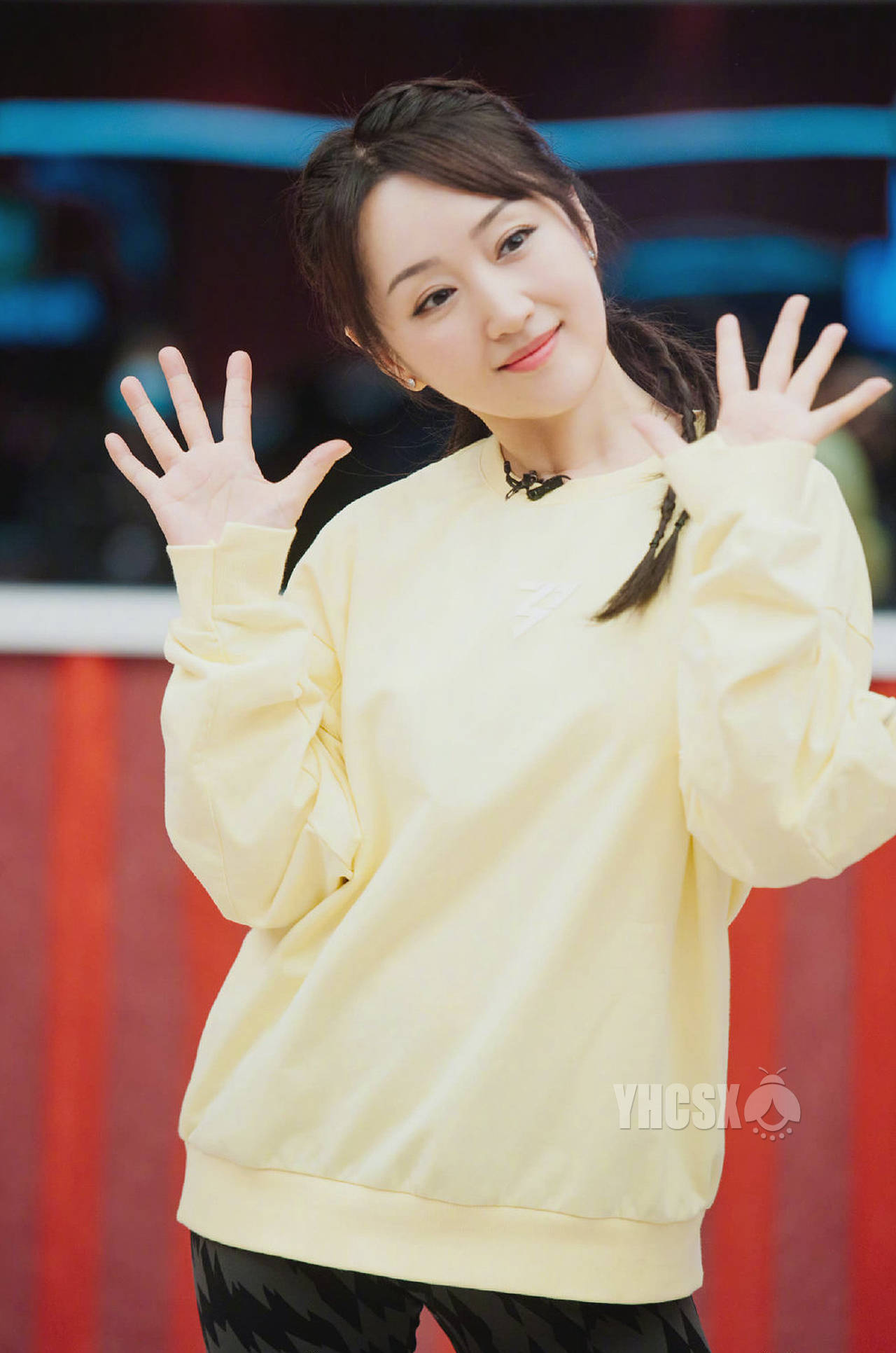 杨钰莹单日圈粉登榜首,300万新粉多为90后,成同龄明星翘楚