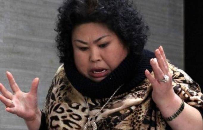 她进入演艺圈30年一直以富婆形象示人还直言没人敢娶