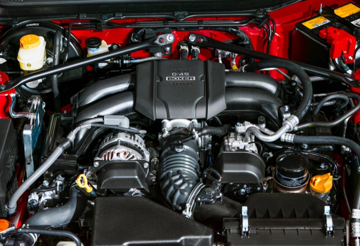 丰田86完成升级双液晶屏24升引擎动感造型比typer给力