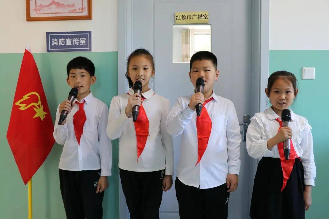 一大早,杨村第十七小学红领巾广播站就传来了讲故事的声音,国学经典
