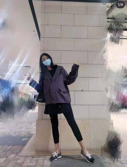 原创张梓琳官宣二胎产女，妹妹头发乌黑浓密手指修长，五官像极姐姐