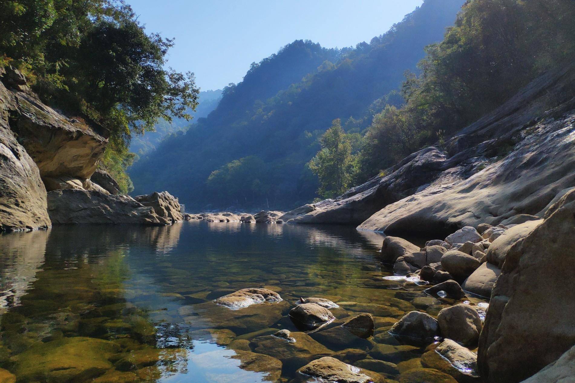 安徽一处以险崖,奇石,幽谷,秀水而著称的大峡谷风景区