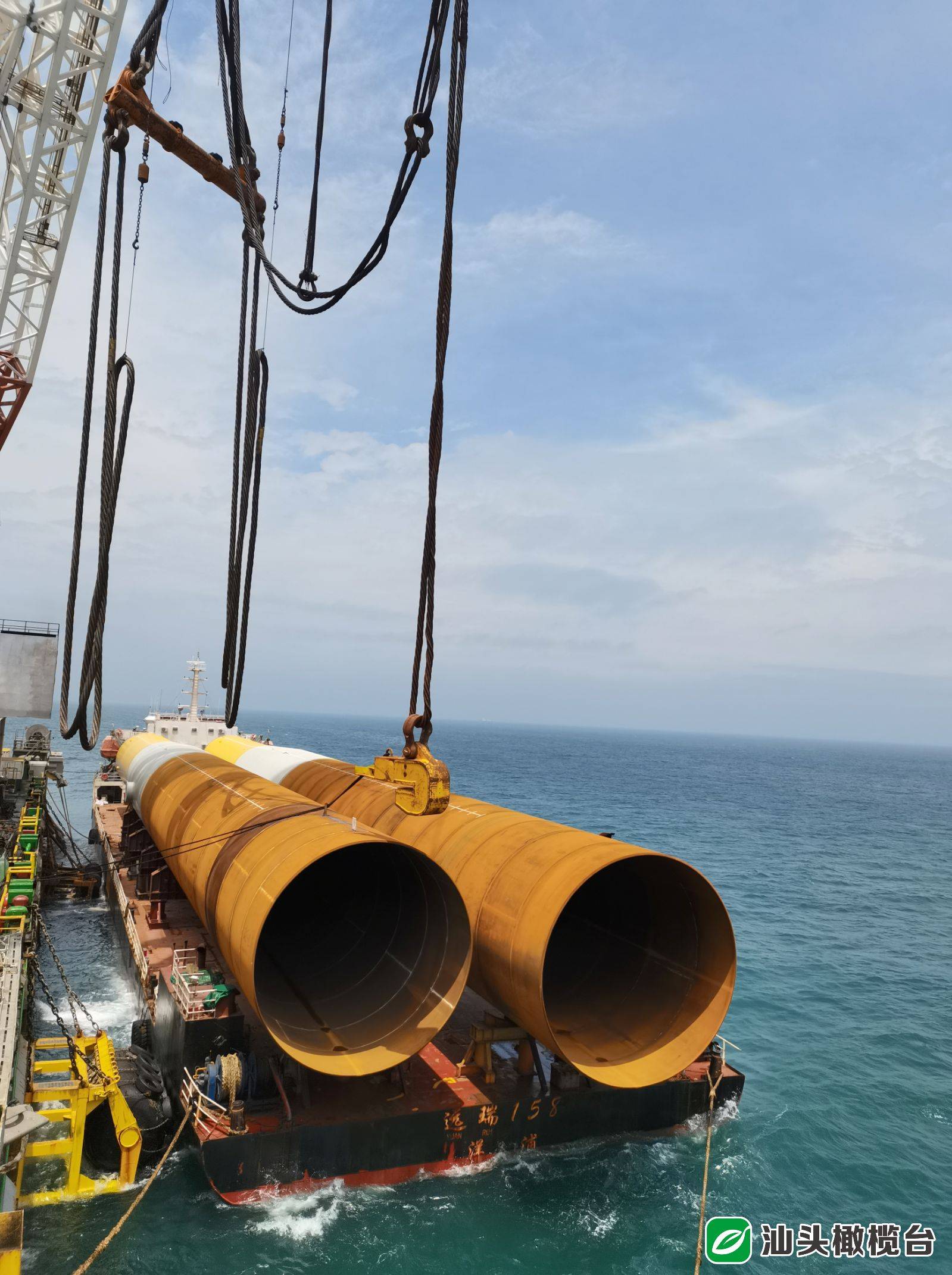今天凌晨大唐南澳勒门i海上风电项目首根钢管桩沉桩顺利完成