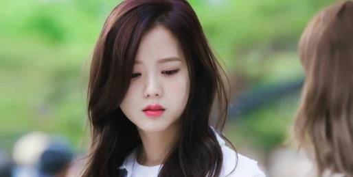 粉墨金智秀出演影视剧,首次出演女主,与《天空之城》导演合作_jisoo