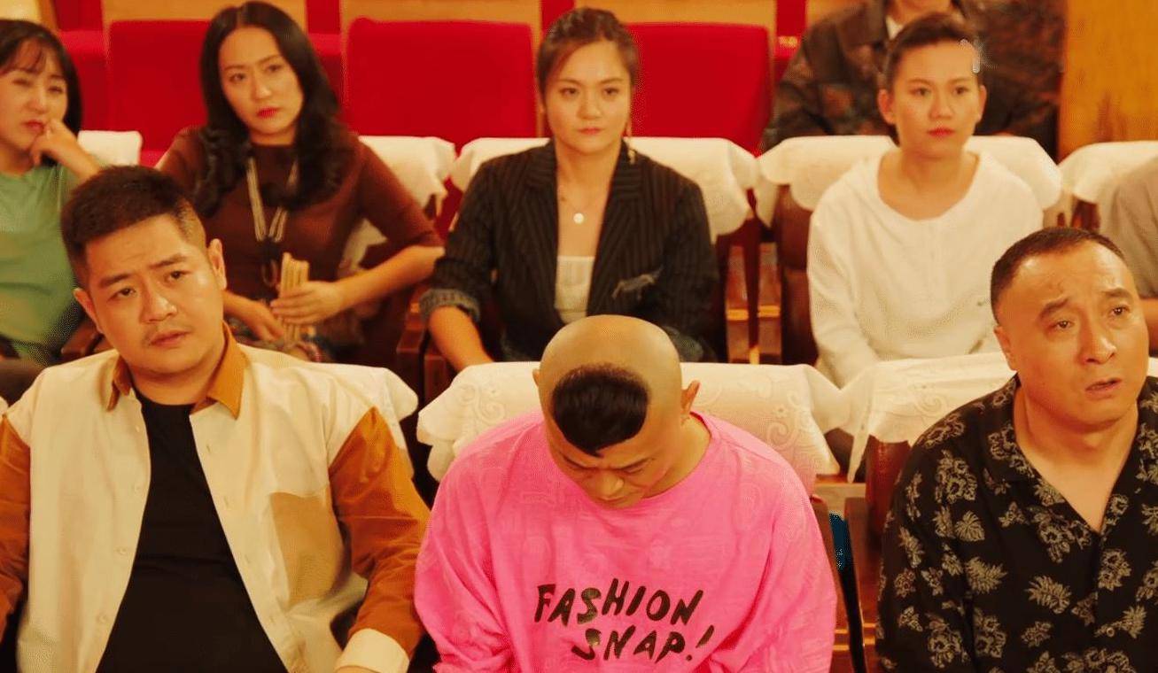 他是"刘英"的丈夫,在《刘老根4》扮演反面人物,比闫学晶抢戏_王龙