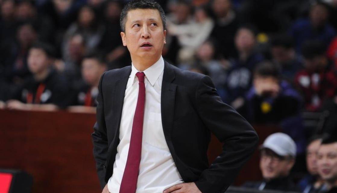 郭士强再度签约3分手,提拔祝铭震和李京龙2人,老叔成第一主帅?_王政博