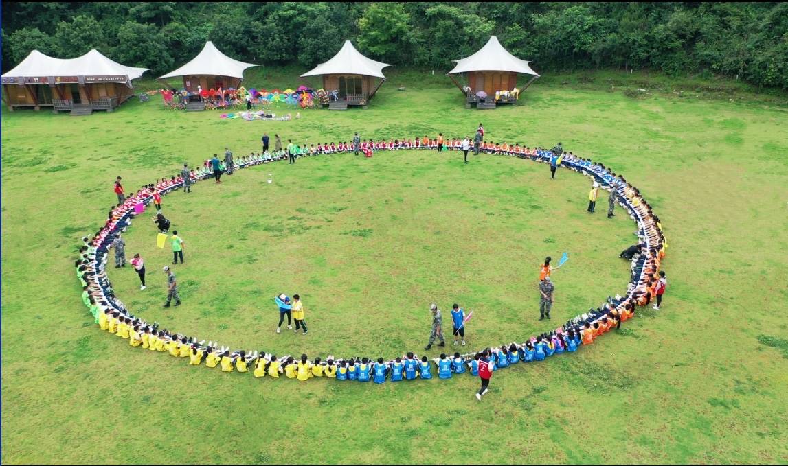 嗨翻全场!凯里200名小学生参加户外拓展活动