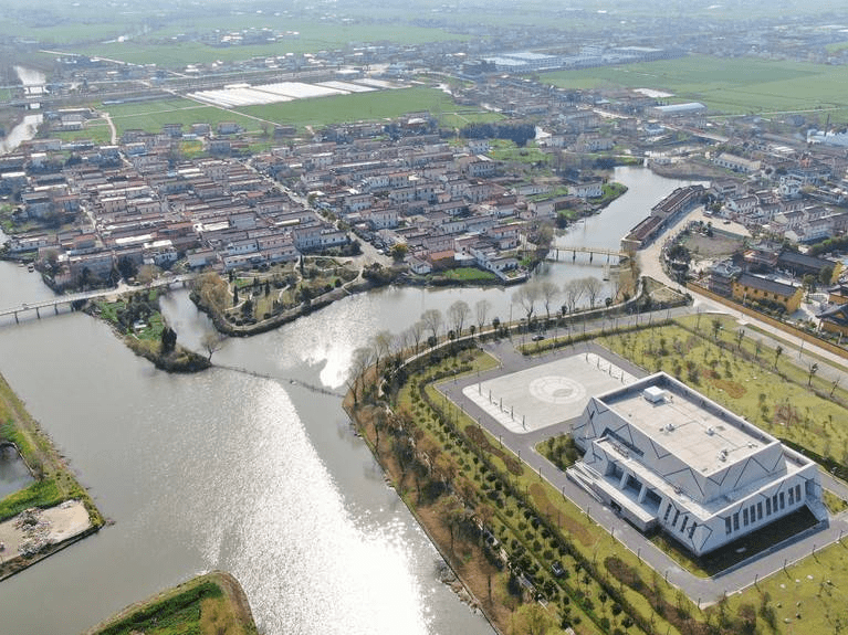 位于南莫镇青墩村的青墩遗址是新石器时代遗址,2006年5月,青墩遗址被