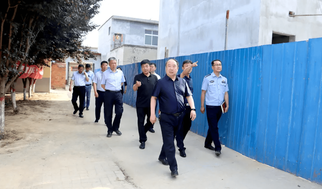 检查完毕后,张智广要求,要保证校园内监控全堵盖