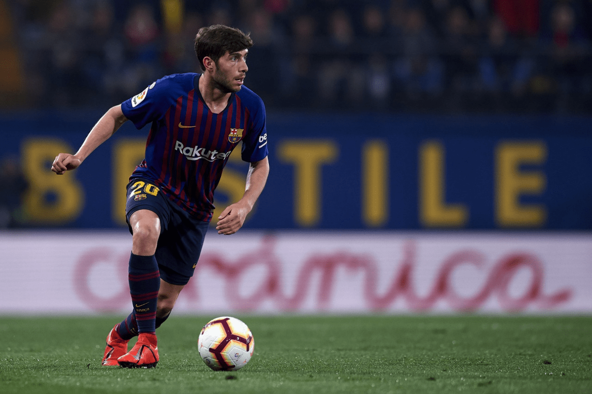 巴萨队长在希腊被警察逮捕,球迷:自作孽不可活!