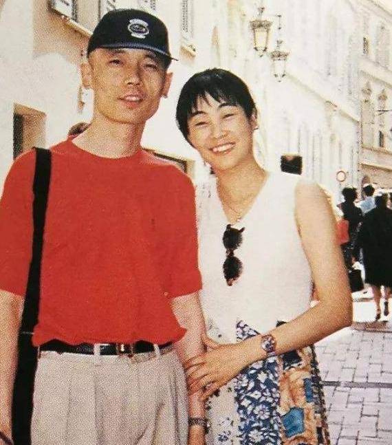 64岁葛优和贺聪婚后一直丁克,夫妻感情很好,三岁儿子从何而来?_老婆