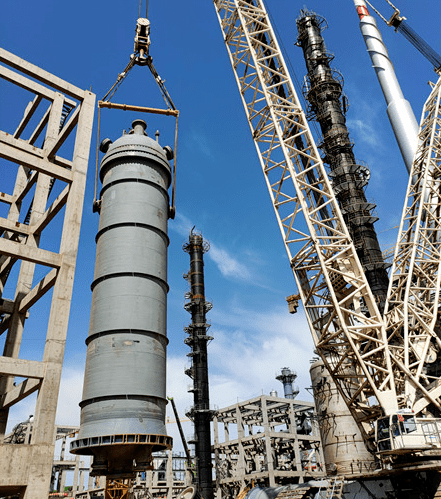 3米;甲醇合成塔重322吨,高15.6米.