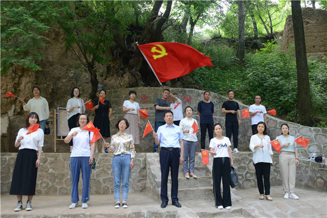 2021年6月7日,运城市科协党组书记张建波带领市科协及绛县科协全体