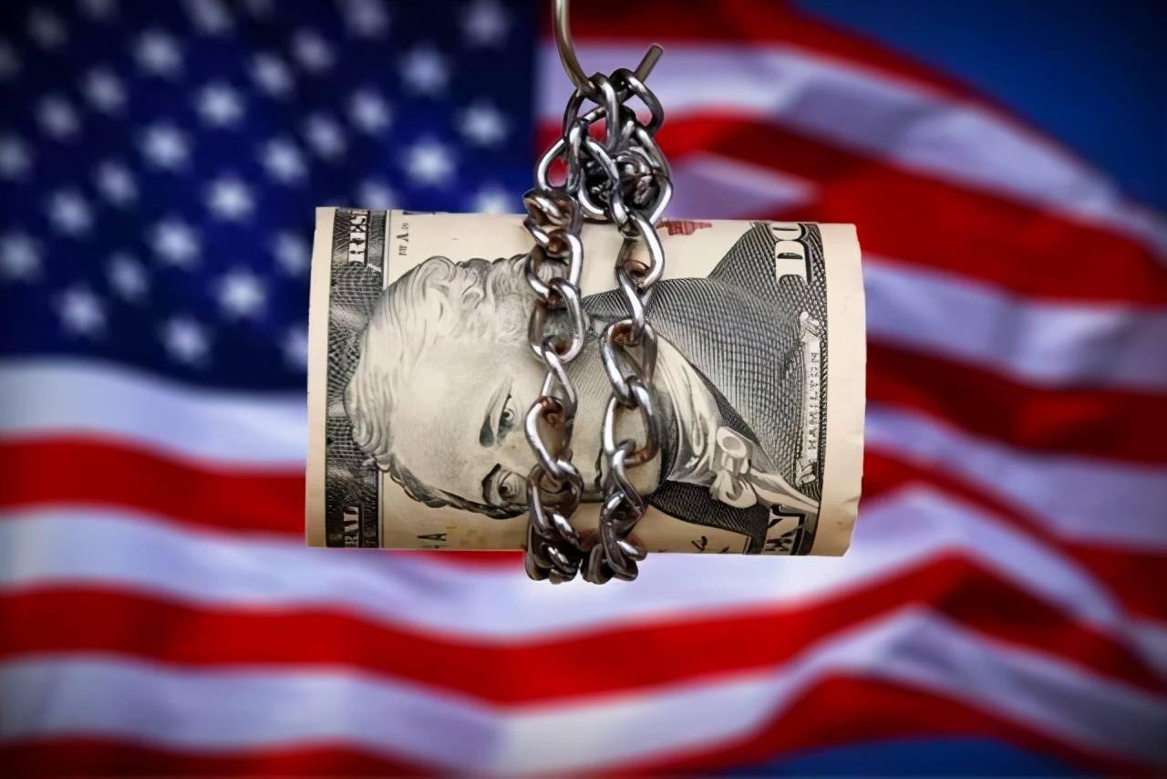 去美元化”就能让美国衰落？经济浪潮之下，难掩西方的悲哀_搜狐网