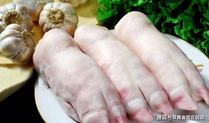 怎么选猪蹄的前蹄图片 f0051a9dd46f47a1b3a74ddce5e10f97.jpeg