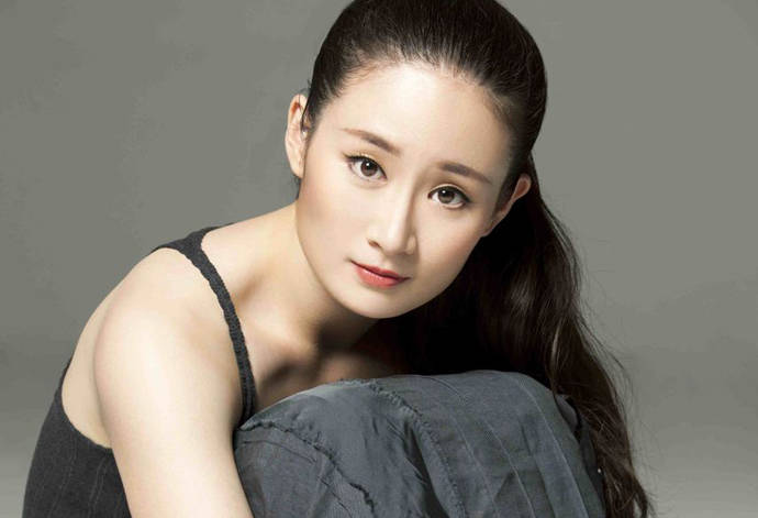 只是可惜后来换了其他演员,某种气质可能再也找不回来.