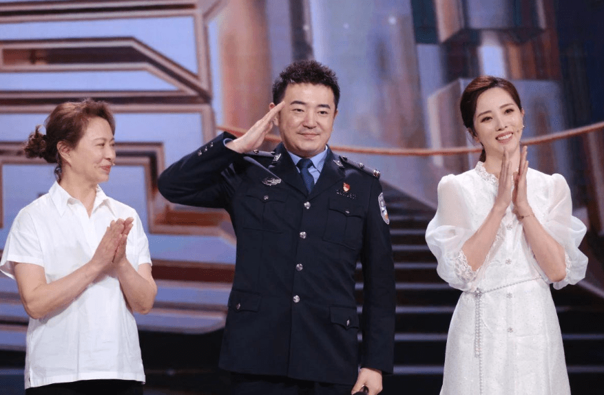 原创任长霞独子卫辰尧母亲牺牲时他才17岁如今他过得怎样了