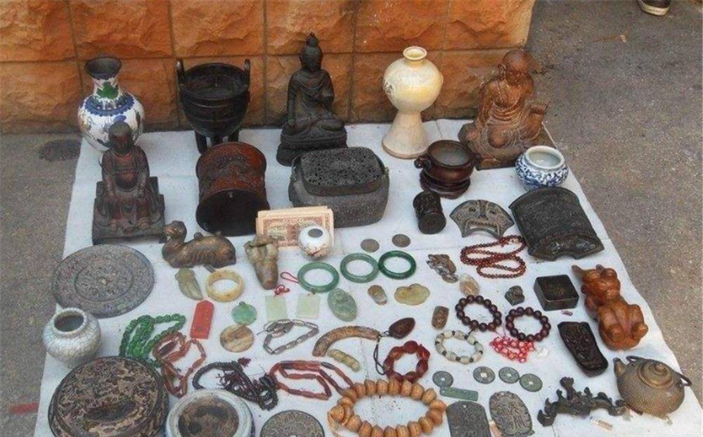 收藏古董的女人 81012c780d514bc889374bcf6583e0c4.jpeg