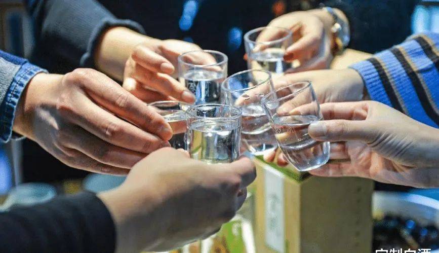 场合;这些场景不管怎么样,都要注重一些事项,特别是应酬式的表面酒局