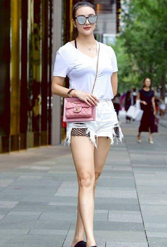 女生穿的小高跟鞋 8918122f59d34e9aa438c4290c0cbe78.jpeg