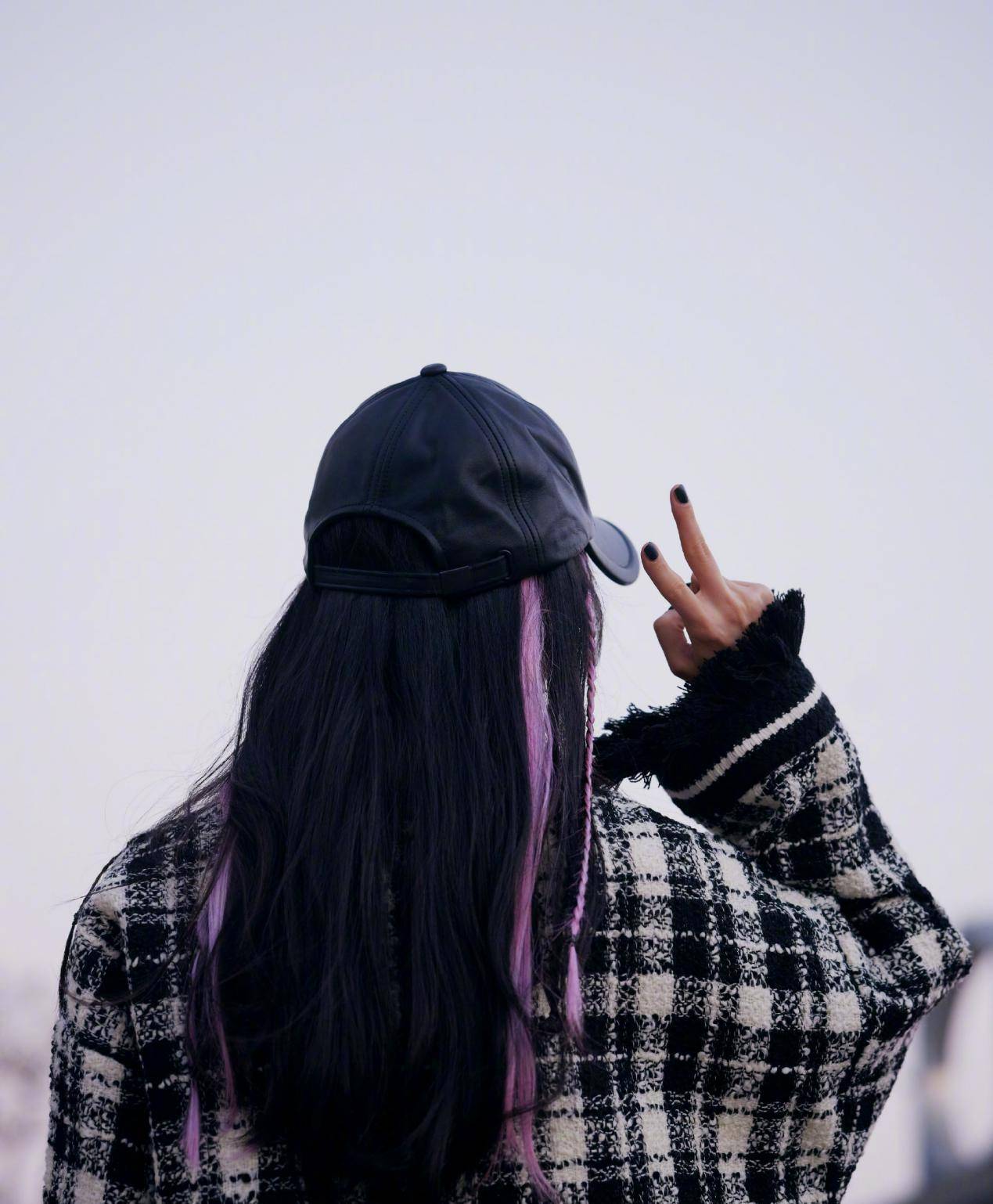 本人|辣妈杨幂用一件“格纹外套”穿出游戏少女感，减龄但又不缺女人味