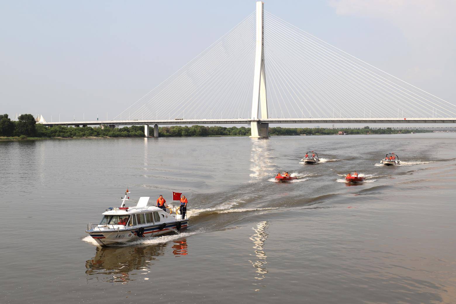 图说丨5艘救援快艇"护航"端午佳节