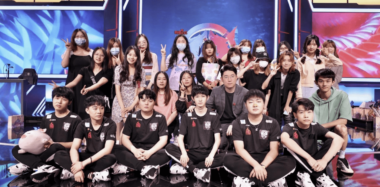 5a2e1dc2877a4be19a3c6dd55c998d83.png