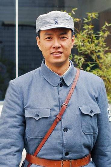 原创大少爷朱铁,与老师一见钟情相爱10年,今活成人生赢家